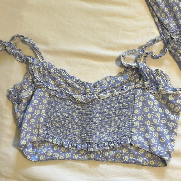 Floral Two-Piece Set in Blue and White - Picture 7 of 7